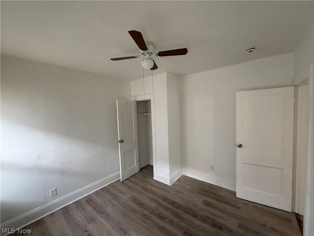 829 Helmsdale Road, Cleveland Heights, OH 44112