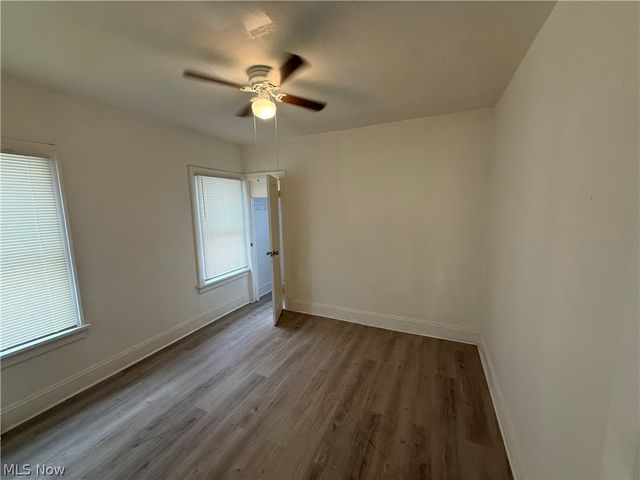 829 Helmsdale Road, Cleveland Heights, OH 44112