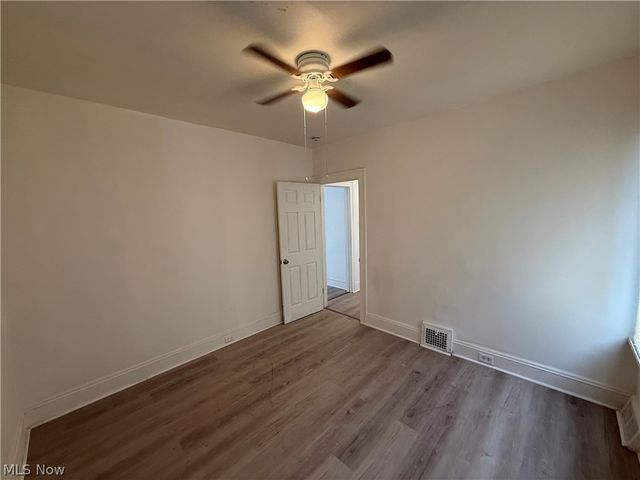 829 Helmsdale Road, Cleveland Heights, OH 44112