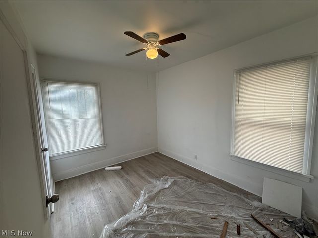 829 Helmsdale Road, Cleveland Heights, OH 44112