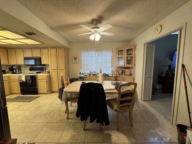 2090 E Pryor Drive, Fresno, CA 93720