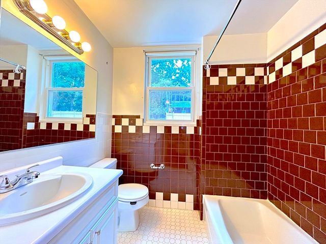 26 Sargent St 1, Boston, MA 02125