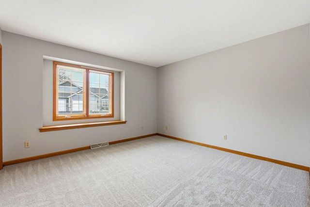 936 Spyglass HILL, Waterford, WI 53185