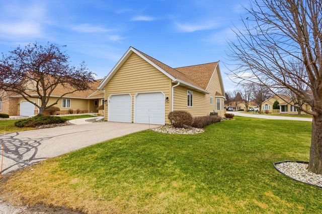 936 Spyglass HILL, Waterford, WI 53185