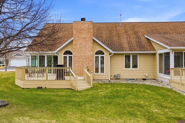 936 Spyglass HILL, Waterford, WI 53185