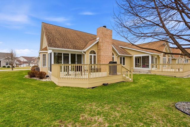 936 Spyglass HILL, Waterford, WI 53185
