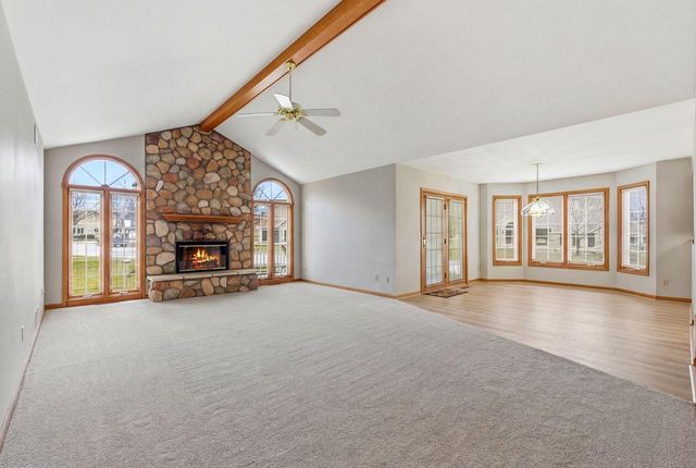 936 Spyglass HILL, Waterford, WI 53185