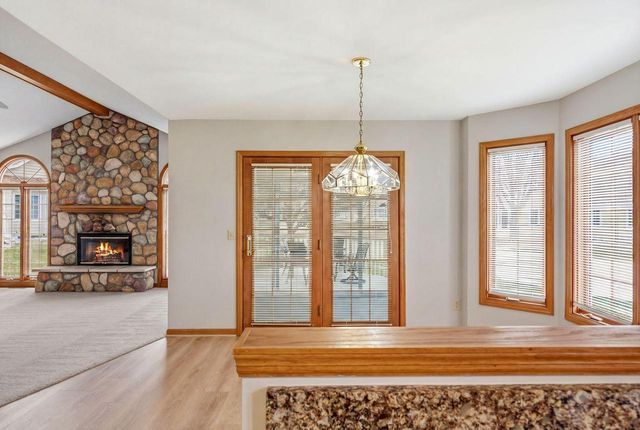 936 Spyglass HILL, Waterford, WI 53185