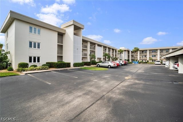 6102 Augusta DR 307, Fort Myers, FL 33907