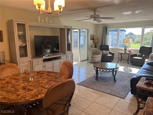 6102 Augusta DR 307, Fort Myers, FL 33907