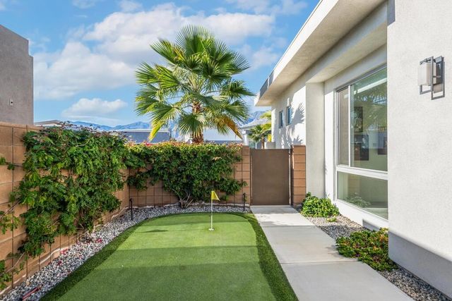 1200 Celadon Street, Palm Springs, CA 92262