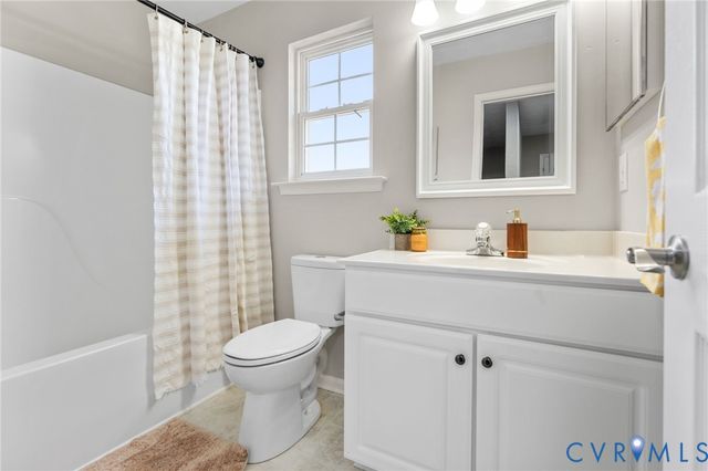 13300 Castlewellan Dr, Chester, VA 23836