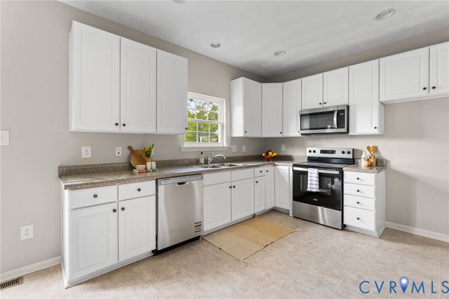 13300 Castlewellan Dr, Chester, VA 23836
