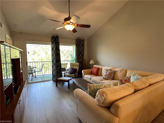 5739 Whitaker RD A202, Naples, FL 34112