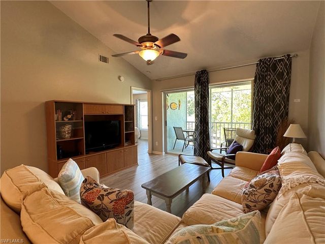 5739 Whitaker RD A202, Naples, FL 34112