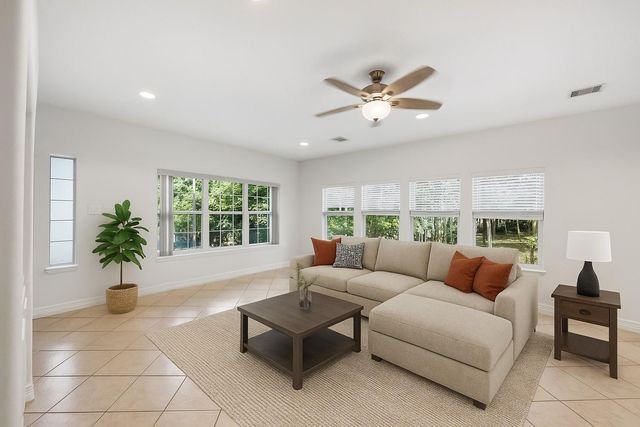 110 Lords Circle, Coldspring, TX 77331