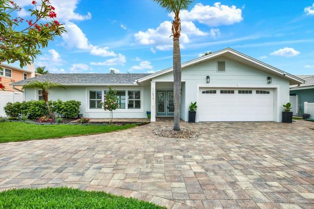 11577 48TH AVENUE N, St Petersburg, FL 33708