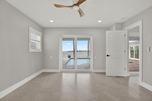 11577 48TH AVENUE N, St Petersburg, FL 33708