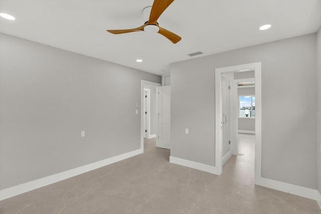 11577 48TH AVENUE N, St Petersburg, FL 33708