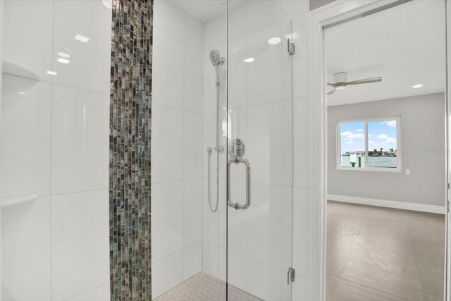 11577 48TH AVENUE N, St Petersburg, FL 33708