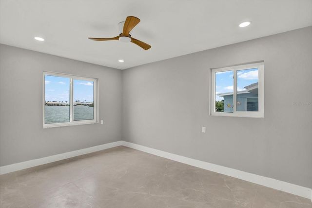 11577 48TH AVENUE N, St Petersburg, FL 33708