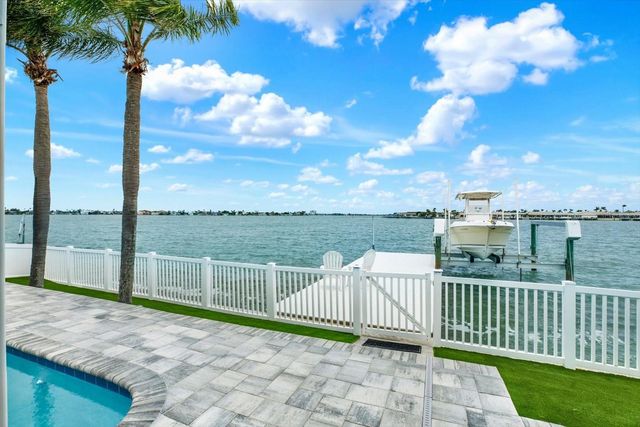 11577 48TH AVENUE N, St Petersburg, FL 33708