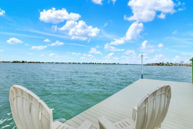 11577 48TH AVENUE N, St Petersburg, FL 33708