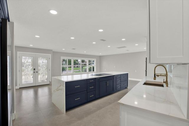 11577 48TH AVENUE N, St Petersburg, FL 33708