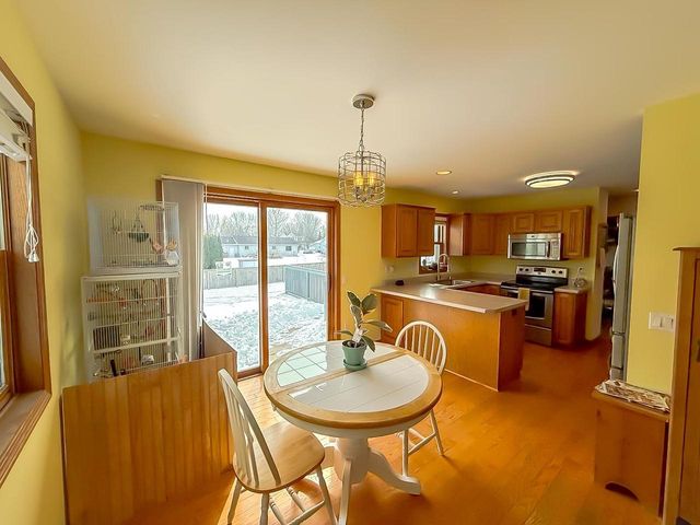 221 Overlook Terrace, Marshall, WI 53559