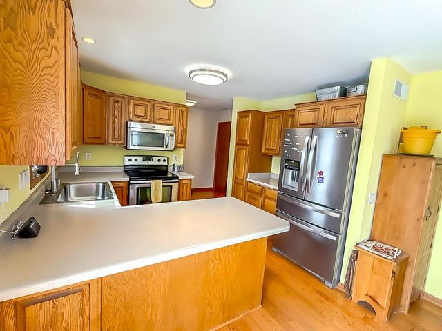 221 Overlook Terrace, Marshall, WI 53559