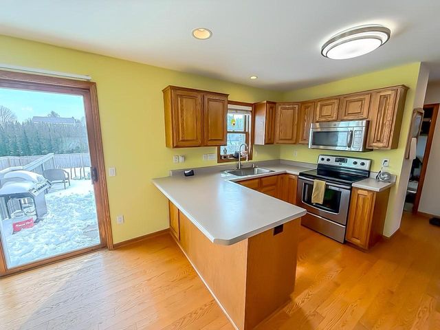 221 Overlook Terrace, Marshall, WI 53559