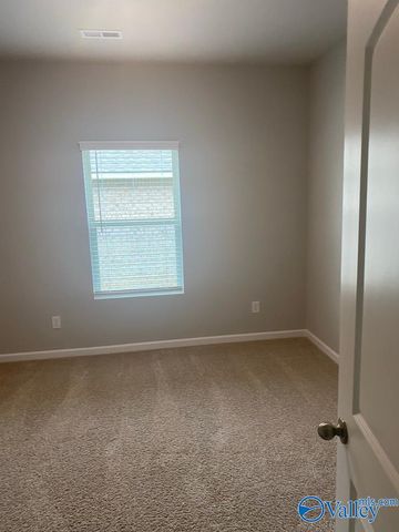 121 Rolling Green Drive, New Market, AL 35761