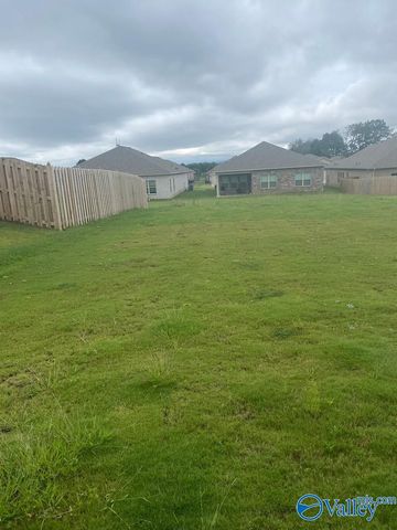 121 Rolling Green Drive, New Market, AL 35761