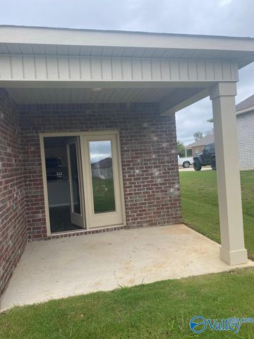 121 Rolling Green Drive, New Market, AL 35761