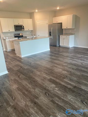 121 Rolling Green Drive, New Market, AL 35761