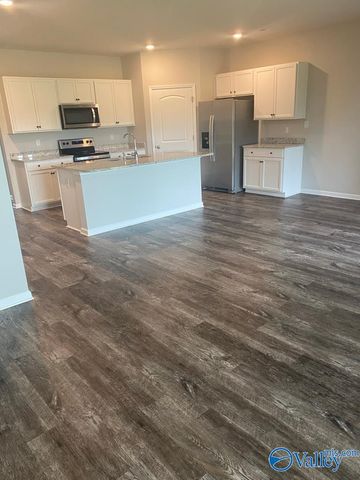 121 Rolling Green Drive, New Market, AL 35761