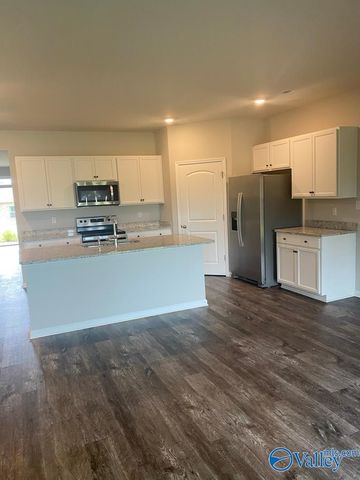 121 Rolling Green Drive, New Market, AL 35761
