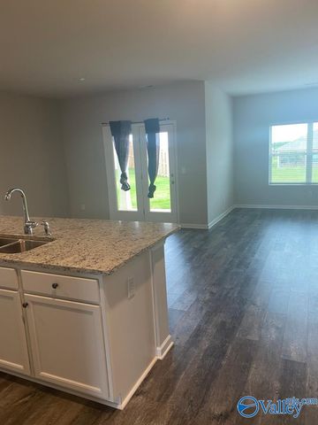 121 Rolling Green Drive, New Market, AL 35761