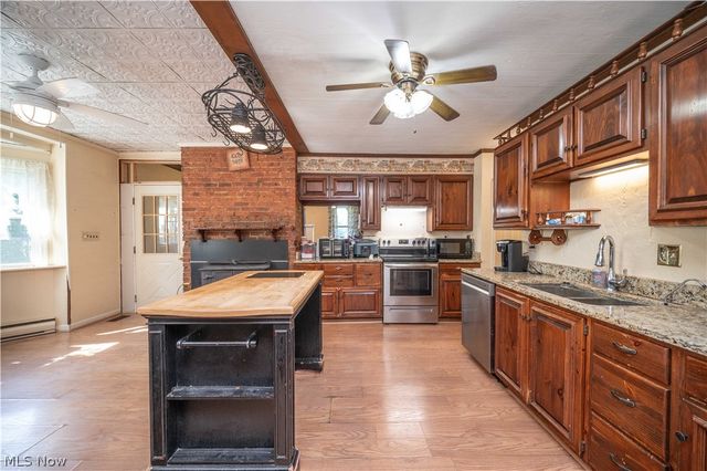 3555 W South Range Road, Columbiana, OH 44408