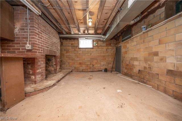 3555 W South Range Road, Columbiana, OH 44408