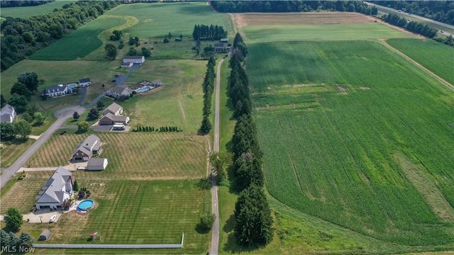 3555 W South Range Road, Columbiana, OH 44408