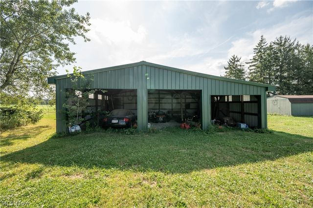 3555 W South Range Road, Columbiana, OH 44408