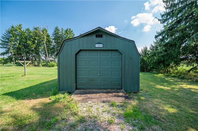 3555 W South Range Road, Columbiana, OH 44408