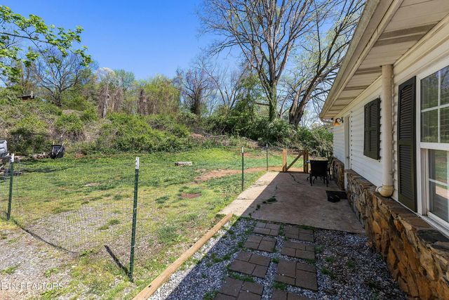 4102 Geyland Heights Rd, Knoxville, TN 37920
