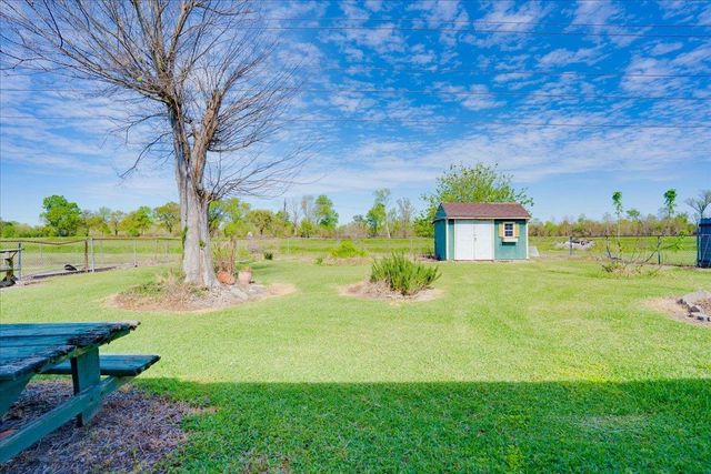 536 Hospital Dr, Raceland, LA 70394