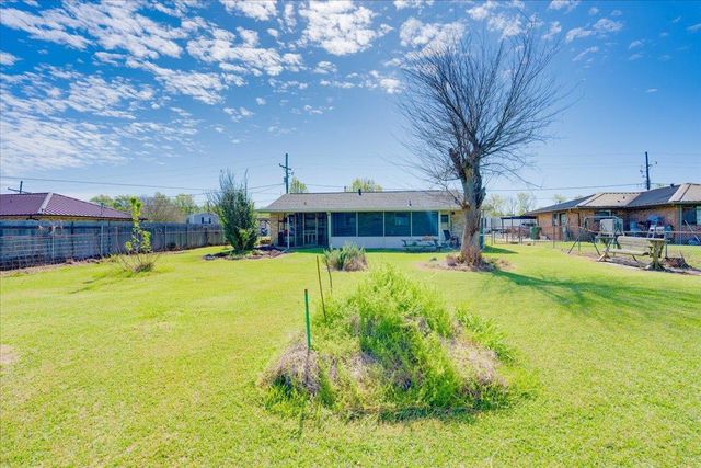 536 Hospital Dr, Raceland, LA 70394