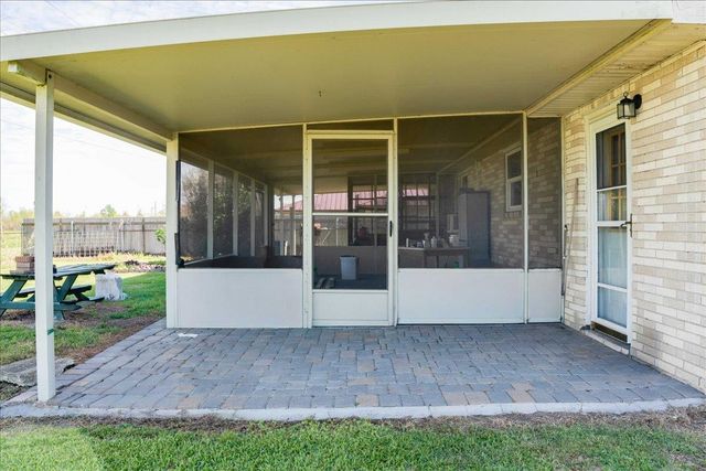 536 Hospital Dr, Raceland, LA 70394