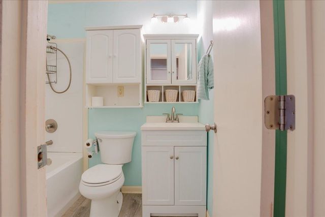 536 Hospital Dr, Raceland, LA 70394