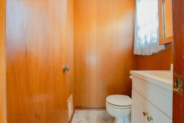 536 Hospital Dr, Raceland, LA 70394