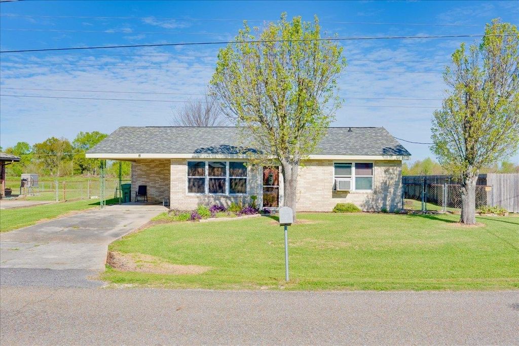 536 Hospital Dr, Raceland, LA 70394